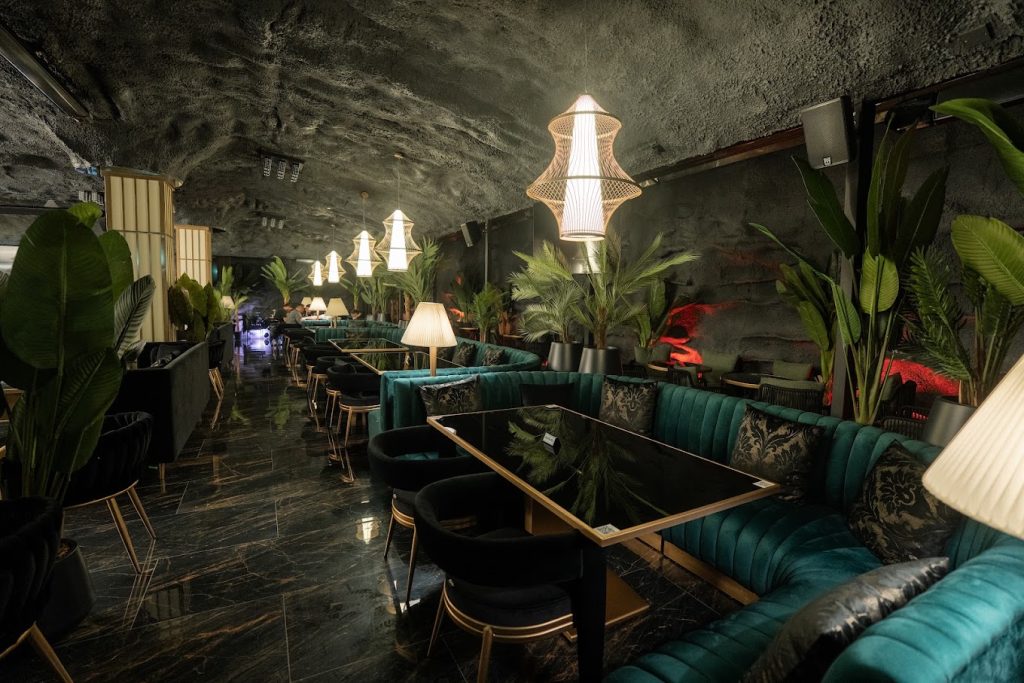 Maya Lounge